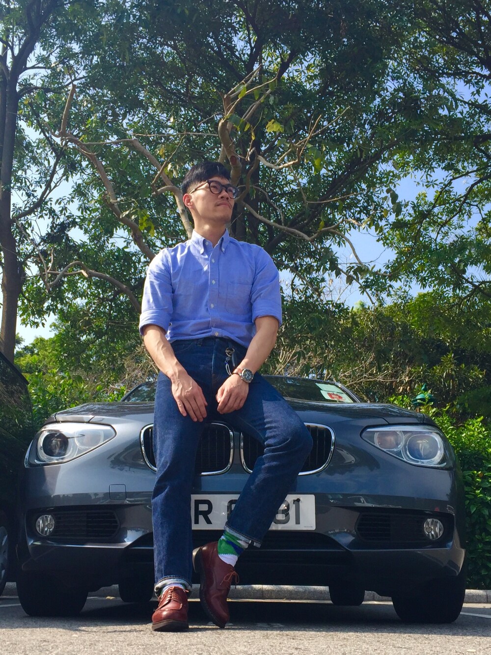 「sunshine、EFFECTOR、FSC、FREEMANS SPORTING CLUB、SEVESKIG、SEIKO、RESOLUTE、BROOKS BROTHERS、Paraboot、bmw」｜「FREEMANS SPORTING CLUBのアイテム（シャツ/ブラウス、ブルー系）」を使った、Fung Chanさん（メンズ・178cm）の春コーディネートの1枚目の写真