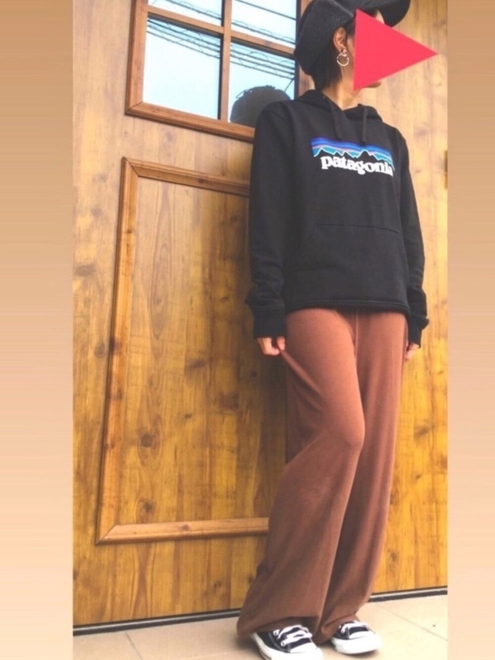 「パンツスタイル、カジュアル、converse、ママコーデ、おしゃれさんと繋がりたい、パーカー、patagonia、ザノースフェイス、冬コーデ」｜「patagoniaのアイテム（キャップ、ブラック系）」を使った、yunyun555さん（レディース・161cm）の冬コーディネートの1枚目の写真
