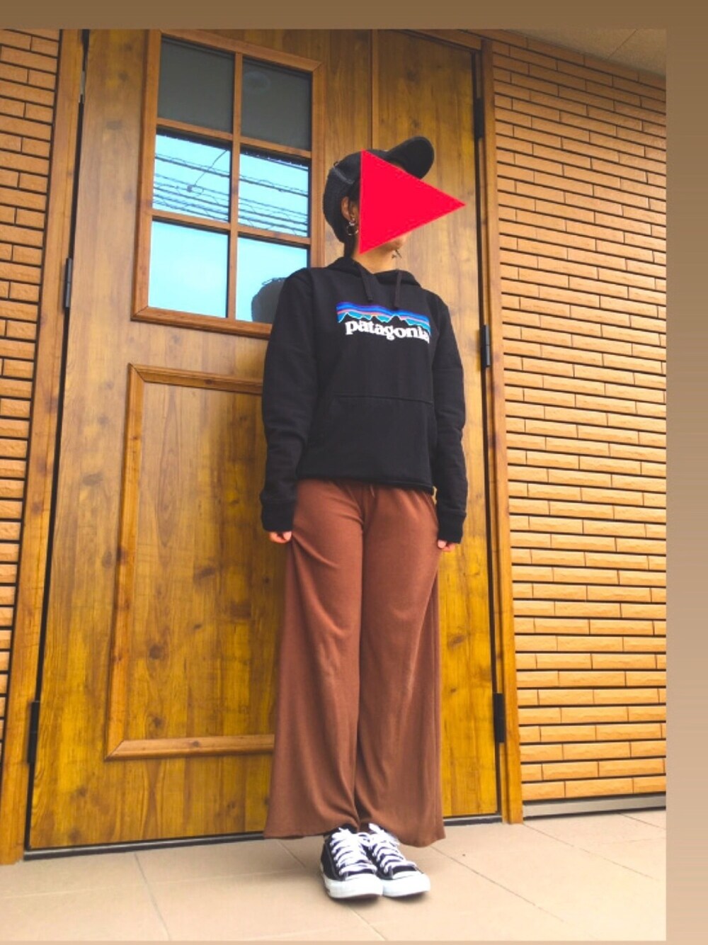 「ブラウン色に染まれ」｜「patagoniaのアイテム（キャップ、ブラック系）」を使った、yunyun555さん（レディース・161cm）の冬コーディネートの1枚目の写真