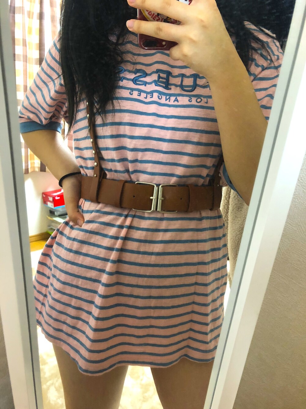 「ハーネスベルト」｜「Guessのアイテム（Tシャツ/カットソー、ピンク系）」を使った、YUURIさん（レディース・157cm）の夏コーディネートの1枚目の写真