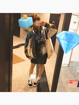 「レザースカート」｜「アイテム（ナイロンジャケット）」を使った、も.さん（レディース・158cm）の春コーディネート