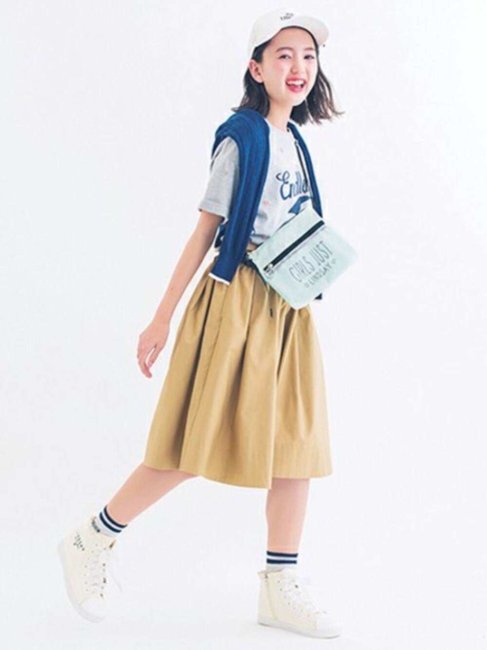 「ロゴT、小花柄、Lindsay、中学生、女の子コーデ、小学生、リンジィ、ジュニア、スカーチョ」｜「Lindsayのロゴ刺繍レースメッシュキャップ（キャップ、ホワイト系）」を使った、Lovetoxicさん（キッズ・158cm）の冬コーディネートの1枚目の写真