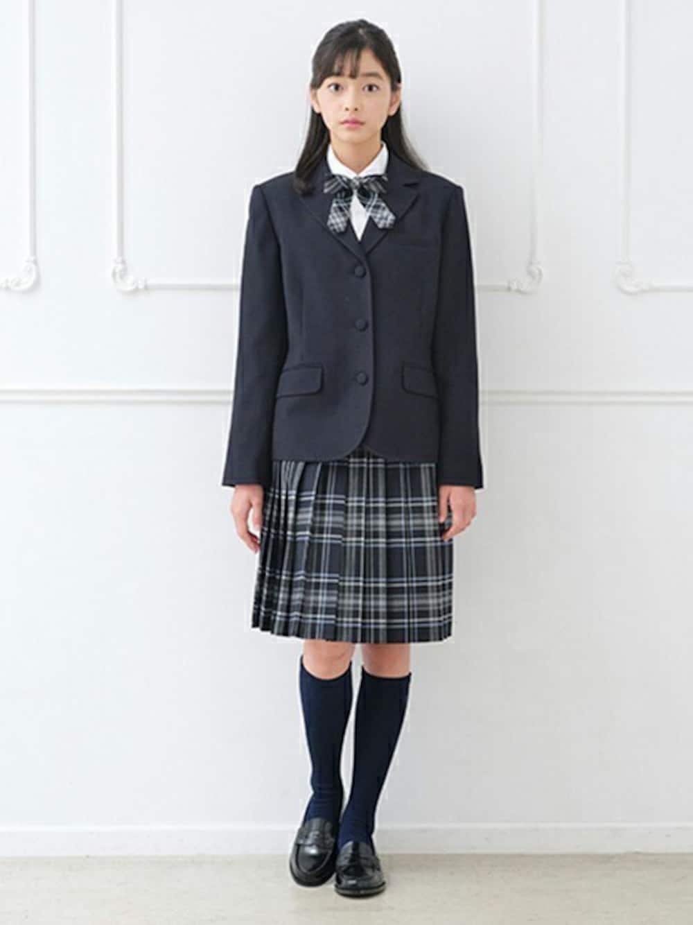 「ジャケット、ブラウス、スカート、制服、入学式、女の子、お呼ばれスタイル、ジュニア、pom ponette junior、ポンポネットジュニア」｜「pom ponette juniorのサキソニー3つ釦テーラードジャケット（テーラードジャケット、ブルー系）」を使った、Lovetoxicさん（キッズ・159cm）の秋コーディネートの1枚目の写真