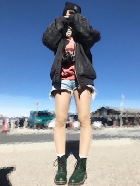 「WC（ダブル シー）のアイテム（デニムパンツ）」を使った、はいじさん（レディース・169cm）の冬コーディネート