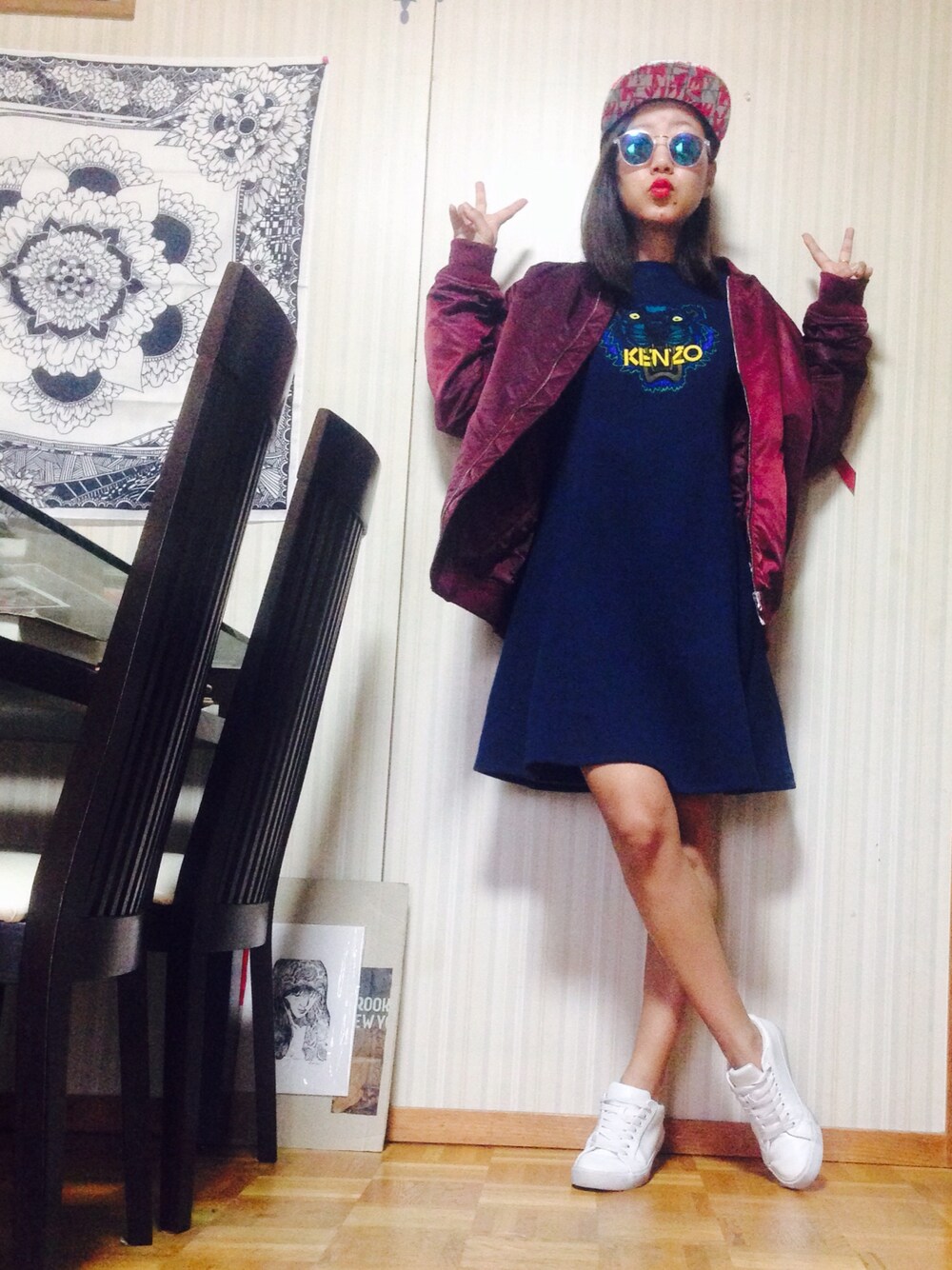 「ストリートMIX、ストリートカジュアル、KENZO、NEW ERA、スウェットワンピース、レザースニーカー、MA-1、オトナカジュアル、大人カジュアル、冬コーデ」｜「KENZO NEW ERAのアイテム（キャップ、レッド系）」を使った、あろまんØさん（レディース・160cm）の冬コーディネートの1枚目の写真