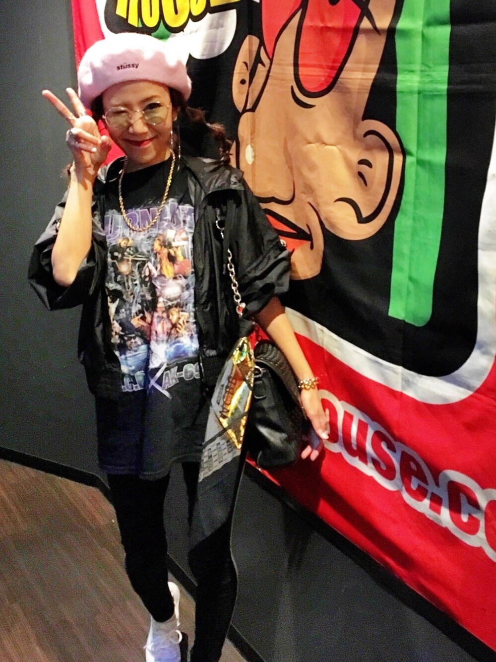 「やっぱりストリートが好き、冬コーデ、ベレー帽、stussy、ginrhymes、ストリート、ストリートMIX、ストリートカジュアル、ブラックコーデ、秋冬コーデ」｜「STUSSYのArren Felt Beret（ハンチング/ベレー帽、パープル系）」を使った、あろまんØさん（レディース・160cm）の秋コーディネートの1枚目の写真