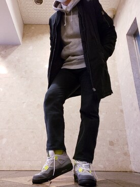 「NIKE（ナイキ）のアイテム（スニーカー、グレー系）」を使った、shunさん（メンズ・173cm）の冬コーディネート