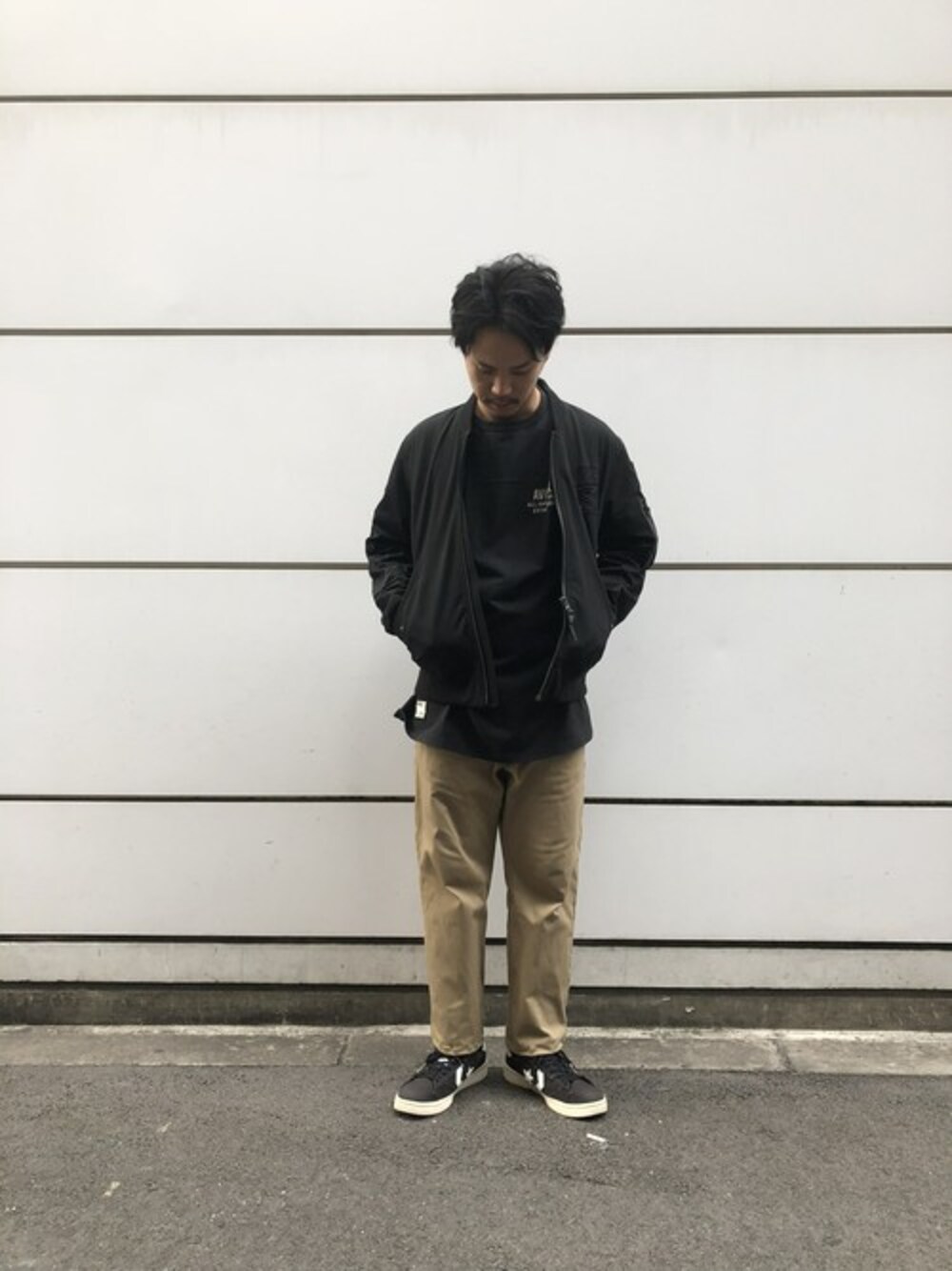 「ミリタリー、ブラック、MA-1、AVIREX、ストレッチ、スポーツ、road、AVIREX STREET GEAR、AVIREXSTREETGEAR」｜「AVIREXのAVIREX/アヴィレックス/ ストレッチ ソフトシェル MA-1/ STRETCH SOFT SHELL MA-1　【AVIREX STREET GEAR/ ROAD】（MA-1、ブラック系）」を使った、正さん（メンズ・170cm）の夏コーディネートの1枚目の写真
