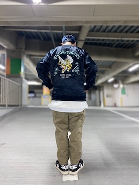 「AVIREX（アヴィレックス）のアイテム（スカジャン）」を使った、正さん（メンズ・170cm）の冬コーディネート
