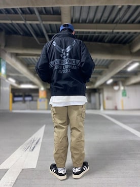 「AVIREX（アヴィレックス）の【直営店限定】エアフォース ベースキャップ/AIR FORCE BACES CAP（キャップ）」を使った、正さん（メンズ・170cm）の冬コーディネート