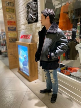 「AVIREX（アヴィレックス）のアイテム（スリッポン）」を使った、正さん（メンズ・170cm）の秋コーディネート