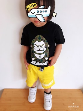 「アイテム（カーゴパンツ、イエロー系）」を使った、兜兜麦衣裤さん（キッズ・80cm）の春コーディネート