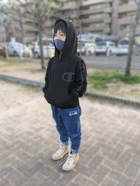 「チャンピオン パーカー」｜セイゆうさん（キッズ・120cm）の冬コーディネート