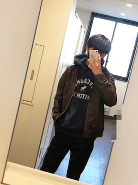 「Abercrombie&Fitch（アバークロンビーアンドフィッチ）のアイテム（パーカー）」を使った、lillilllillllilさん（メンズ・178cm）の冬コーディネート