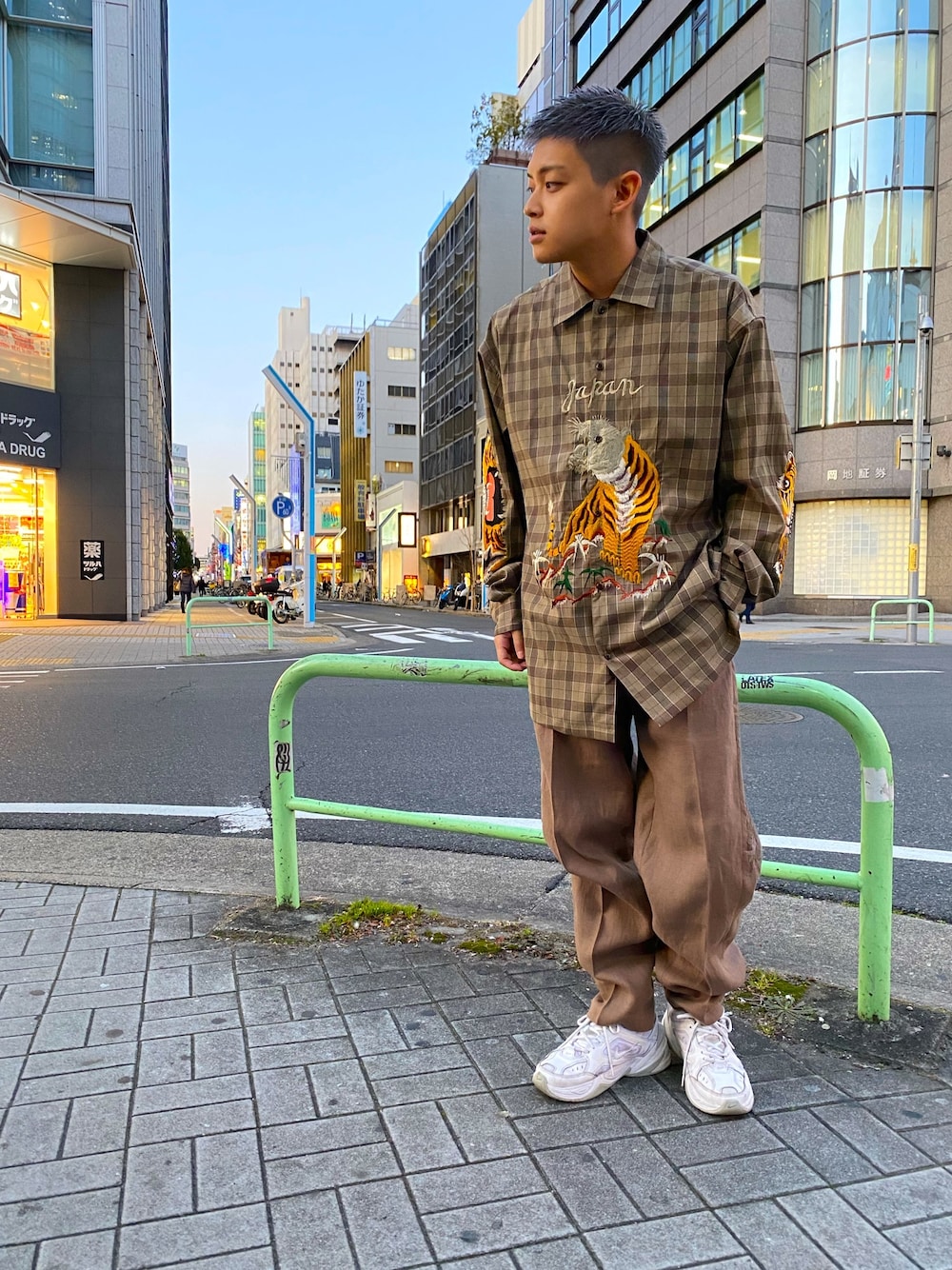 【値下げしました】BITING EMBROIDERY SHIRT 値下げしました】BITING EMBROIDERY SHIRT