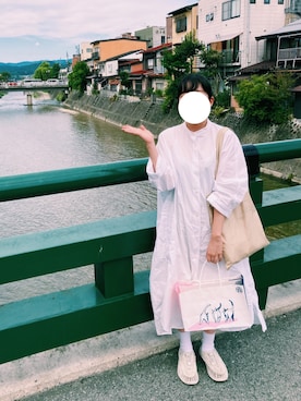 「オールホワイト」｜「アイテム（シャツワンピース）」を使った、HIMARIさん（レディース・151cm）の冬コーディネート