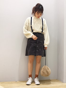 「earth music&ecology（アースミュージックアンドエコロジー）の・コーデュロイミニタイトスカート（スカート）」を使った、ぐちょめさん（レディース・157cm）の冬コーディネート