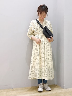 「earth music&ecology（アースミュージックアンドエコロジー）のアイテム（デニムパンツ）」を使った、ぐちょめさん（レディース・157cm）の春コーディネート