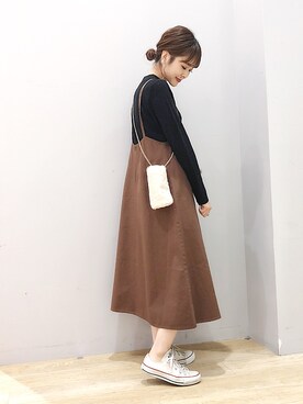 「秋のブラウンスタイル」｜「アイテム（サロペット/オーバーオール）」を使った、ぐちょめさん（レディース・157cm）の秋コーディネート