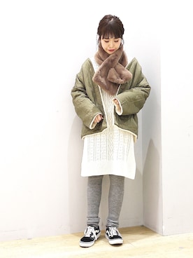 「earth music&ecology（アースミュージックアンドエコロジー）のアイテム（ストール/ショール）」を使った、ぐちょめさん（レディース・157cm）の冬コーディネート