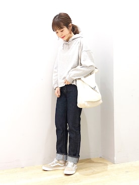 「earth music&ecology（アースミュージックアンドエコロジー）のアイテム（スウェット）」を使った、ぐちょめさん（レディース・157cm）の冬コーディネート
