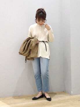 「earth music&ecology（アースミュージックアンドエコロジー）のCOTTON USAデニムパンツ(ストレート) 〇（デニムパンツ）」を使った、ぐちょめさん（レディース・157cm）の春コーディネート