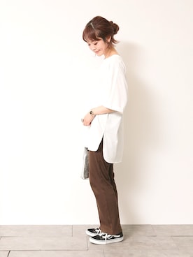 「earth music&ecology（アースミュージックアンドエコロジー）のアイテム（チュニック）」を使った、ぐちょめさん（レディース・157cm）の春コーディネート