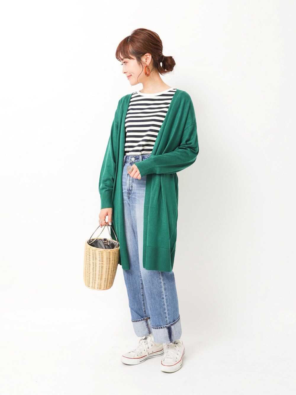 「カーディガン、ロングカーディガン、ボーダー、デニム、デニムパンツ、コンバース、プチプラ、プチプラコーデ、earth music&ecology、stripeintl」｜「earth music&ecologyのボーダーボーダークルーネックプルオーバー ●（Tシャツ/カットソー、ブルー系）」を使った、ぐちょめさん（レディース・157cm）の春コーディネートの1枚目の写真