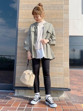 「earth music&ecology（アースミュージックアンドエコロジー）のスキスキスキニー（カラー）＊（その他パンツ）」を使った、ぐちょめさん（レディース・157cm）の秋コーディネート