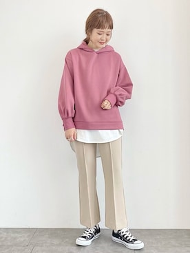 「earth music&ecology（アースミュージックアンドエコロジー）のセンタープレスフレアパンツ ＊（その他パンツ）」を使った、ぐちょめさん（レディース・157cm）の秋コーディネート