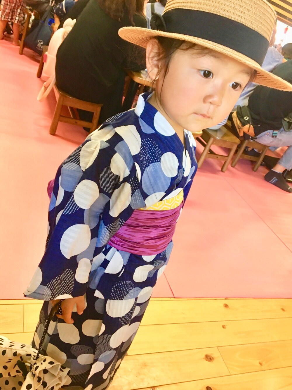 「キッズコーデ、姉妹コーデ、浴衣」｜「apres les coursのランダムドット柄浴衣セット（浴衣、ブルー系）」を使った、ァキ'sさん（キッズ・110cm）の夏コーディネートの1枚目の写真