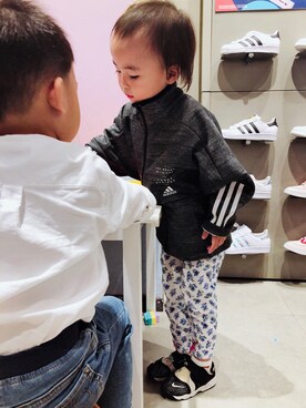 「Carter's（カーターズ）のアイテム（パンツ）」を使った、クモ想☁️さん（キッズ・100cm）の秋コーディネート
