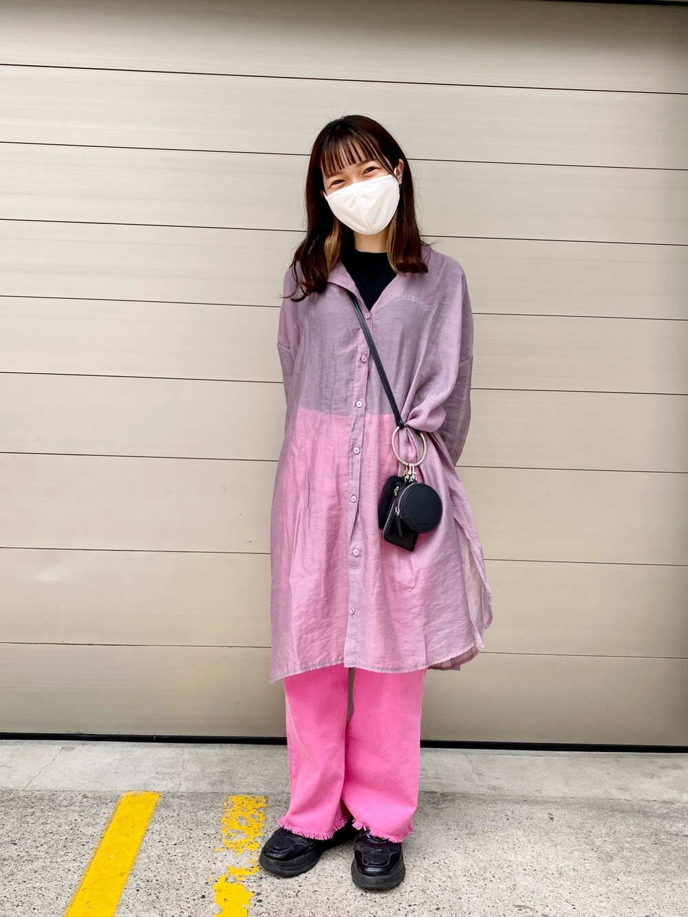 「ZARA、デニム、カラーデニム、シアーシャツ、ピンクコーデ、ピンク、低身長、低身長コーデ、ワントーンコーデ、シャツスタイル」｜「mysticのアイテム（シャツ/ブラウス、ピンク系）」を使った、yukachin0204さん（レディース・148cm）の春コーディネートの1枚目の写真