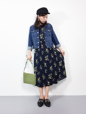「スリッパ」｜「アイテム（デニムジャケット）」を使った、KIIさん（レディース・160cm）の春コーディネート