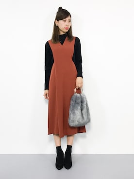 「テラコッタ」｜「アイテム（ジャンパースカート）」を使った、KIIさん（レディース・160cm）の秋コーディネート