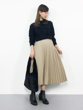 「AMERICAN HOLIC（アメリカンホリック）のプリーツロングスカート（スカート）」を使った、KIIさん（レディース・160cm）の冬コーディネート