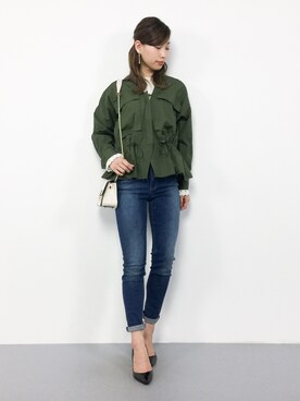 「リブニット」｜「アイテム（ミリタリージャケット）」を使った、KIIさん（レディース・160cm）の冬コーディネート