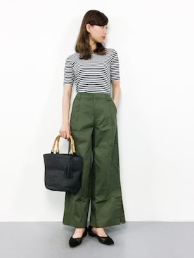 「スカラップ」｜「アイテム（チノパンツ）」を使った、KIIさん（レディース・160cm）の春コーディネート