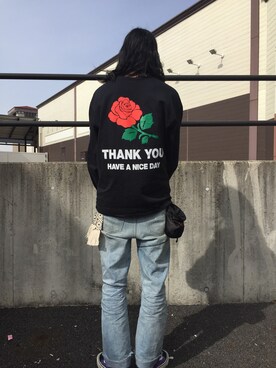「袖プリント」｜「アイテム（デニムパンツ）」を使った、Genki Nakamuraさん（メンズ・179cm）の春コーディネート