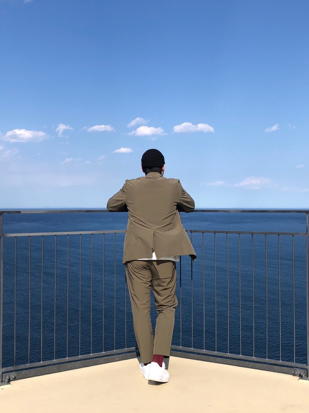 「GUのアイテム（セットアップ、グリーン系）」を使った、たこさん（メンズ・175cm）の春コーディネートの1枚目の写真
