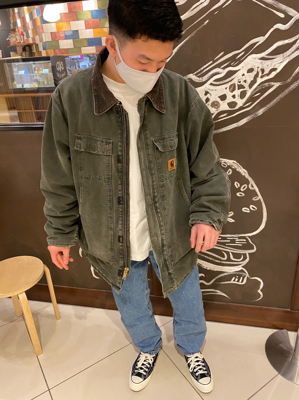 「UNIQLOのクルーネックT（長袖）（Tシャツ/カットソー、ホワイト系）」を使った、たこさん（メンズ・175cm）の冬コーディネートの1枚目の写真
