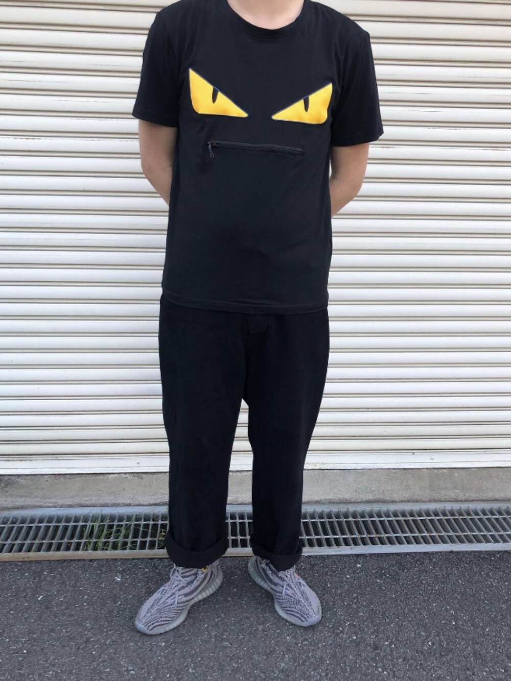「今日のコーデ、カジュアルコーデ、Tシャツ、スニーカー、いいね、save、フォローお願いします🤑、春コーデ、シンプルコーデ」｜「FENDIのFendi Slim-Fit Appliquéd Cotton T-Shirt（Tシャツ/カットソー、ブラック系）」を使った、hiroyukiさん（メンズ・179cm）の春コーディネートの1枚目の写真