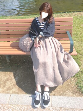 「グレージュ」｜「アイテム（デニムジャケット）」を使った、あいくみさん（レディース・166cm）の秋コーディネート