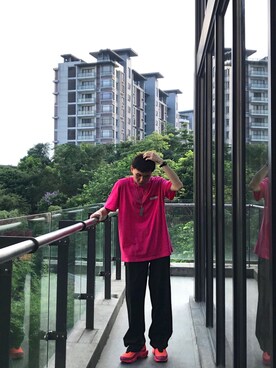 「ROARINGWILDのアイテム（トップス）」を使った、LIAYUHENG さん（メンズ・175cm）の秋コーディネート