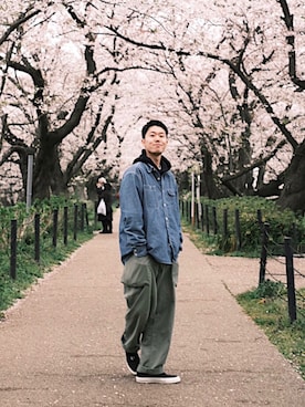 「Eddie Bauer（エディーバウアー）のアイテム（トップス）」を使った、DAISUKE SAKUMAさん（メンズ・173cm・20代）の春コーディネート