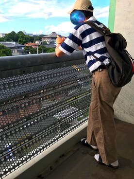 「GU（ジーユー）のアイテム（チノパンツ、ベージュ系）」を使った、じょんそんさん（メンズ・182cm）の夏コーディネート