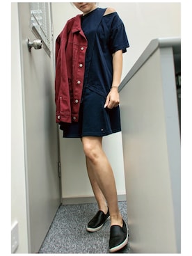 「TOMMY HILFIGER」｜「アイテム（デニムジャケット）」を使った、CyoLeeさん（レディース・165cm）の秋コーディネート