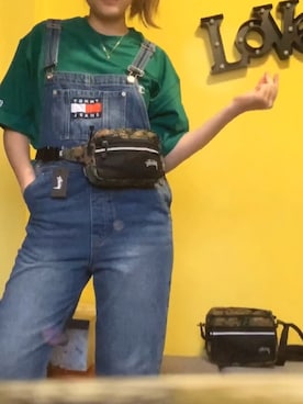 「TOMMY HILFIGER」｜「アイテム（オールインワン・サロペット）」を使った、CyoLeeさん（レディース・165cm）の春コーディネート