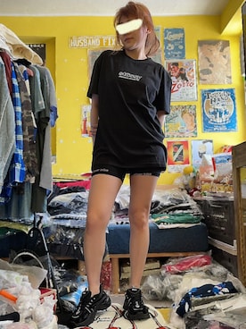 「STUSSY（ステューシー）のアイテム（Tシャツ/カットソー、ブラック系）」を使った、CyoLeeさん（レディース・165cm）の春コーディネート