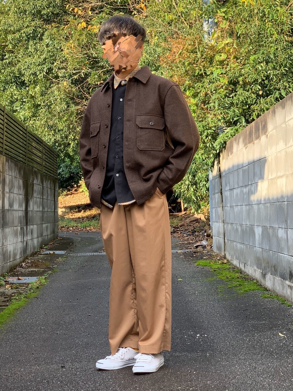 「CPOジャケット、UNIQLO、秋のコーデ、チェックシャツ、ワイドパンツ、コンバース、フリース」｜「INTER FACTORYのWEARISTA tai × INTER FACTORY　ワイドパンツ（その他パンツ、ベージュ系）」を使った、ろばみみさん（メンズ・166cm）の秋コーディネートの1枚目の写真